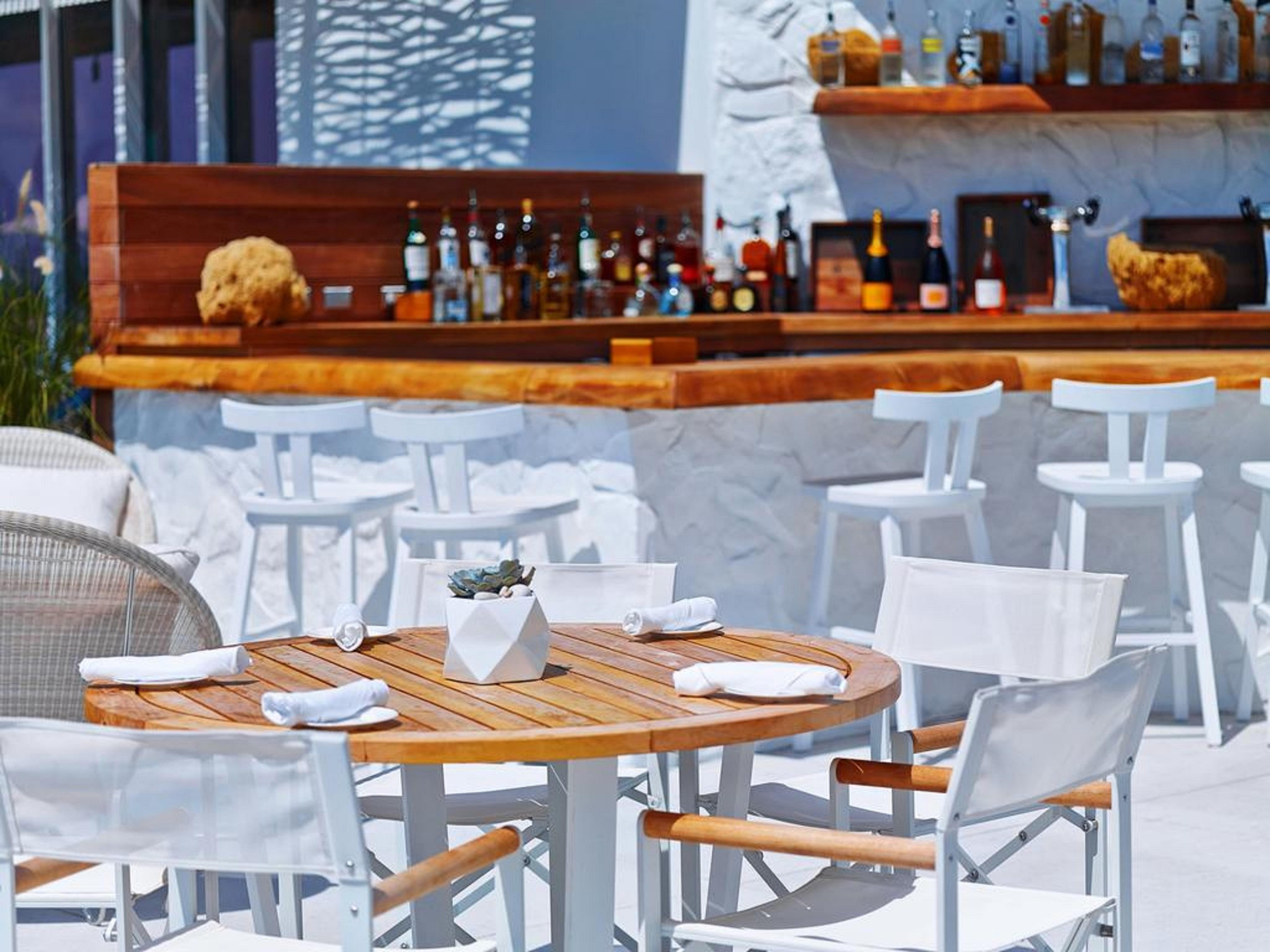 1 Hotel South Beach Miami Beach Exterior photo The bar at the pool