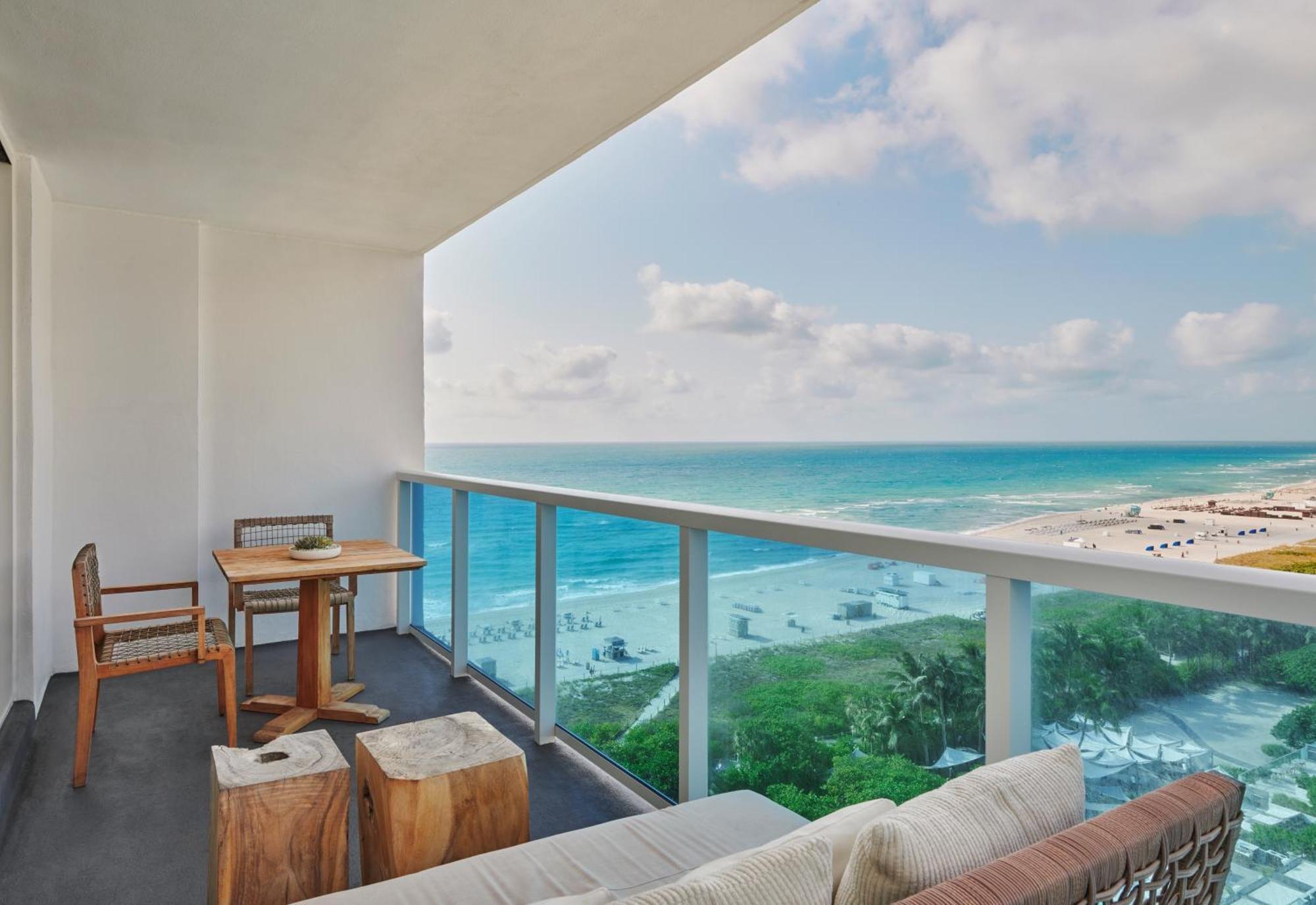 1 Hotel South Beach Miami Beach Exterior photo Balcony of a suite at the W South Beach